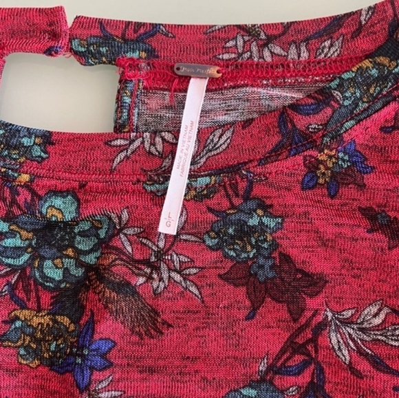 Free People Floral Red Women's Top Size Large Long Ruffle Sleeves Crew Neck - Picture 5 of 8